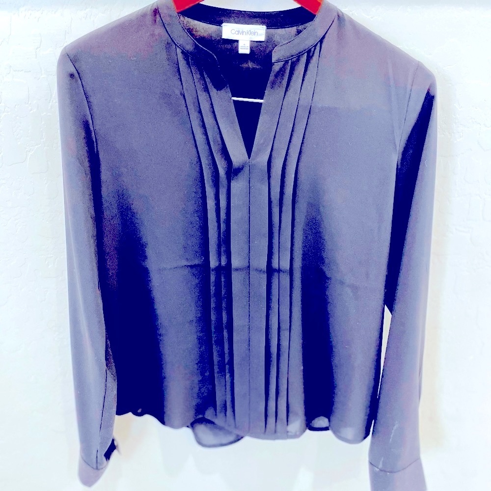 Calvin Klein Black Blouse long sleeve. Pleated V-Neck Sz Sm